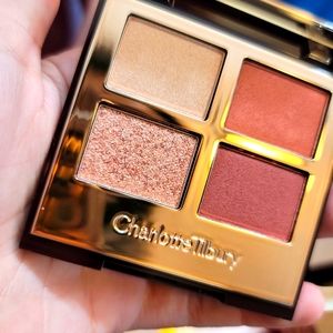 NEW Charlotte Tilbury luxury Eyeshadow Quad - Walk of No Shame